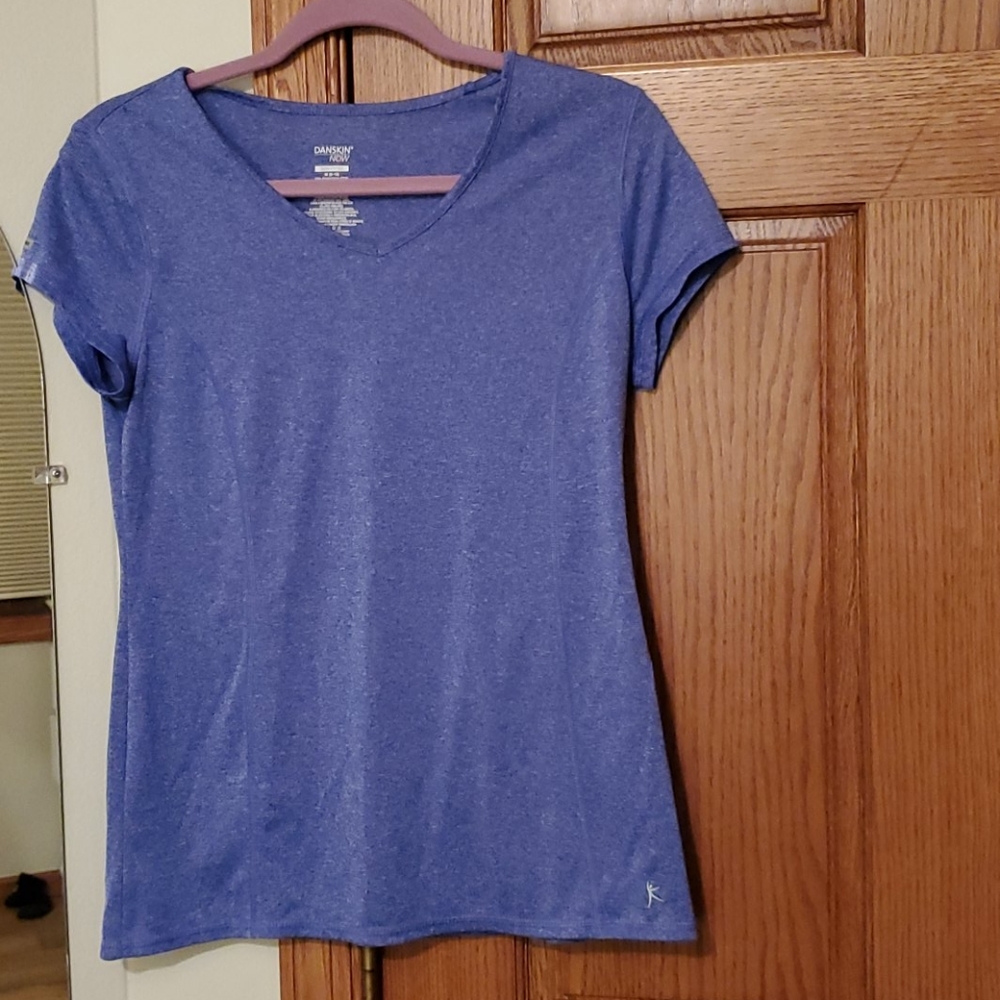 Women's medium V neck tee